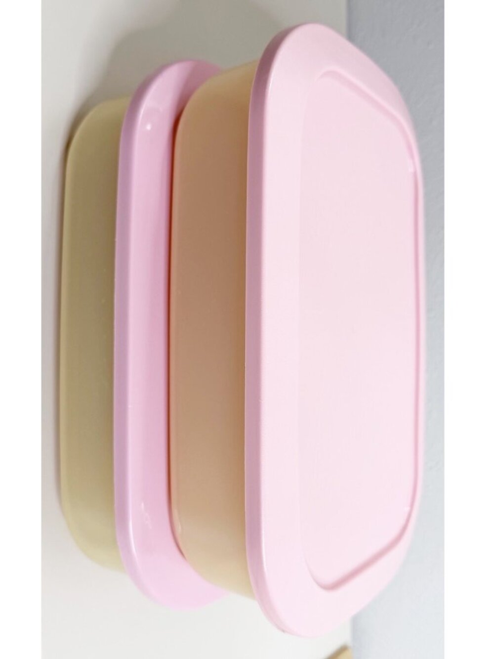 VTG Super Seal 116 oz 12x8 Food Storage Container Pink Rectangular (Lot Of 2)